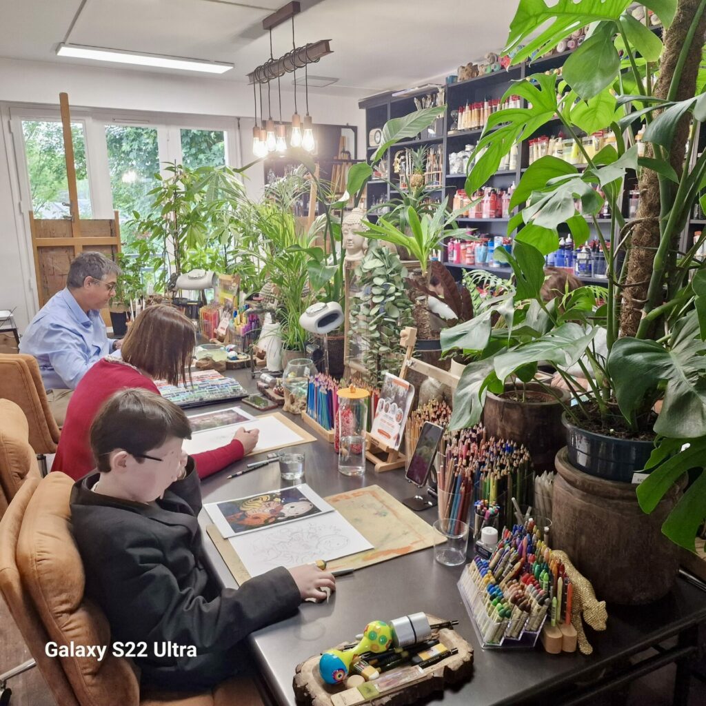 cours d’aquarelle, de peinture à l’huile, d’acrylique, de feutres à alcool dans une ambiance studieuse et conviviale.